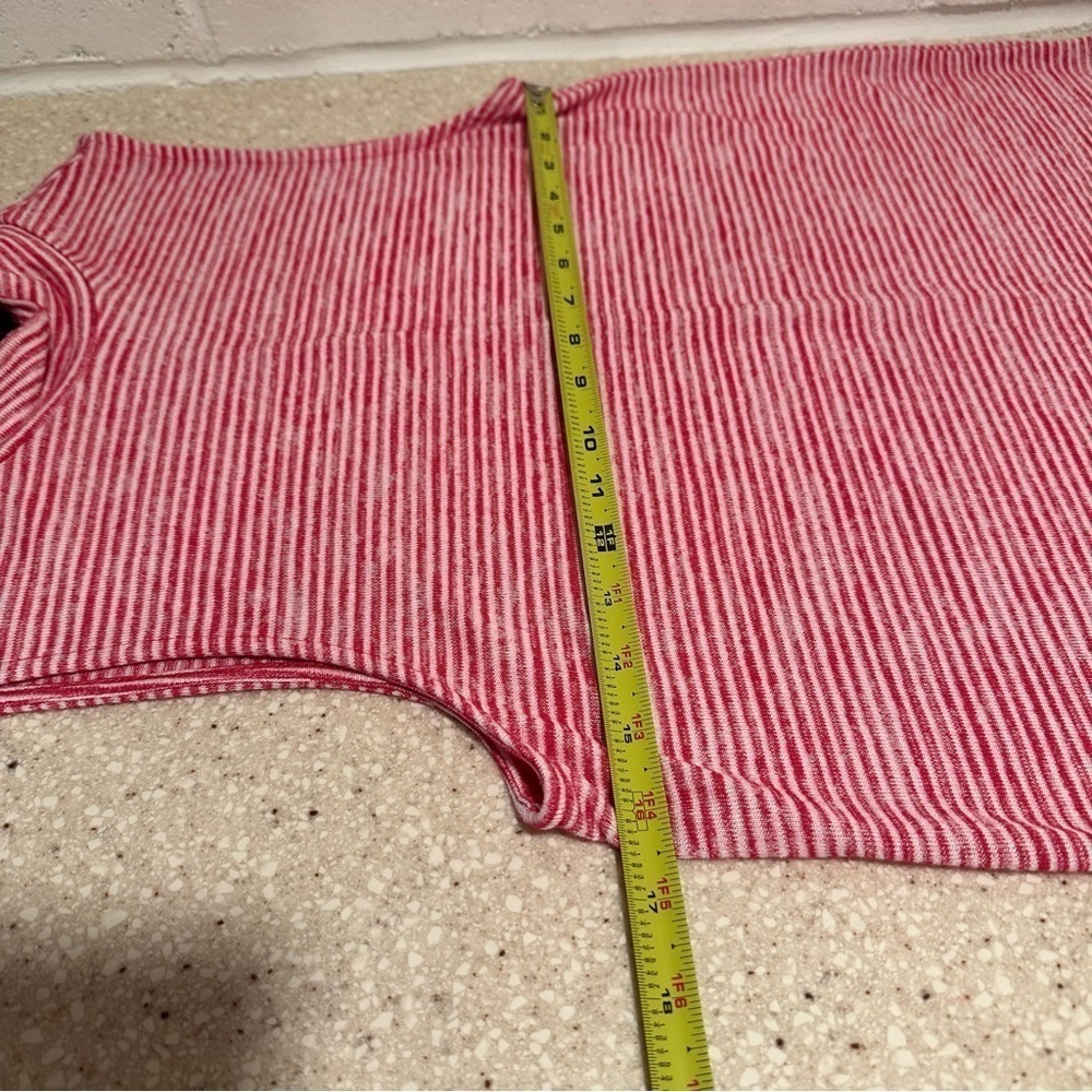 Banana Republic Mock Neck  Tank Size M Red White Stripes - Picture 10 of 15